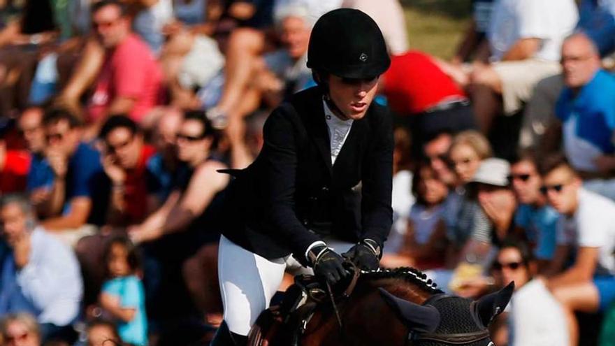 Una amazona, durante el Gran Premio del concurso luanquín.