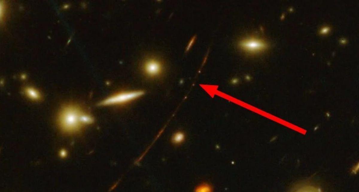 Earendel observada por el Telescopio Espacial James Webb de la NASA.