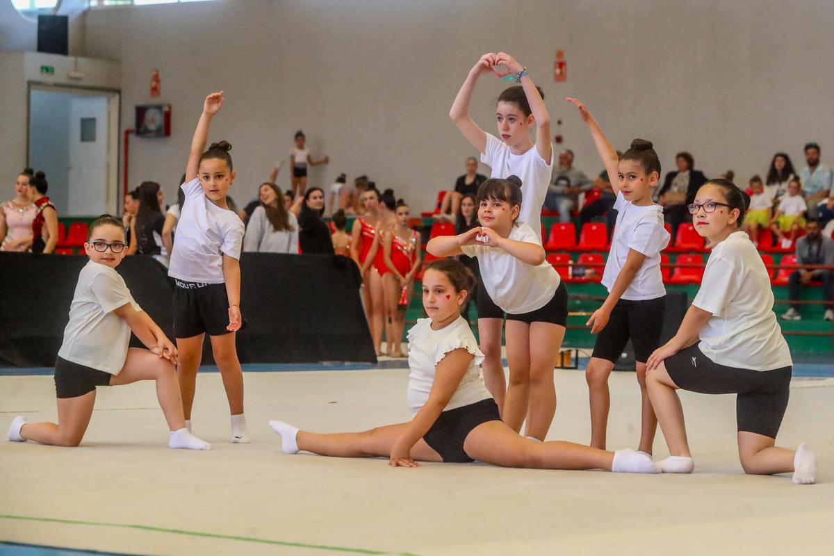 El Torneo Vilarousa hace de la gimnasia rítmica un espectáculo en Catoira