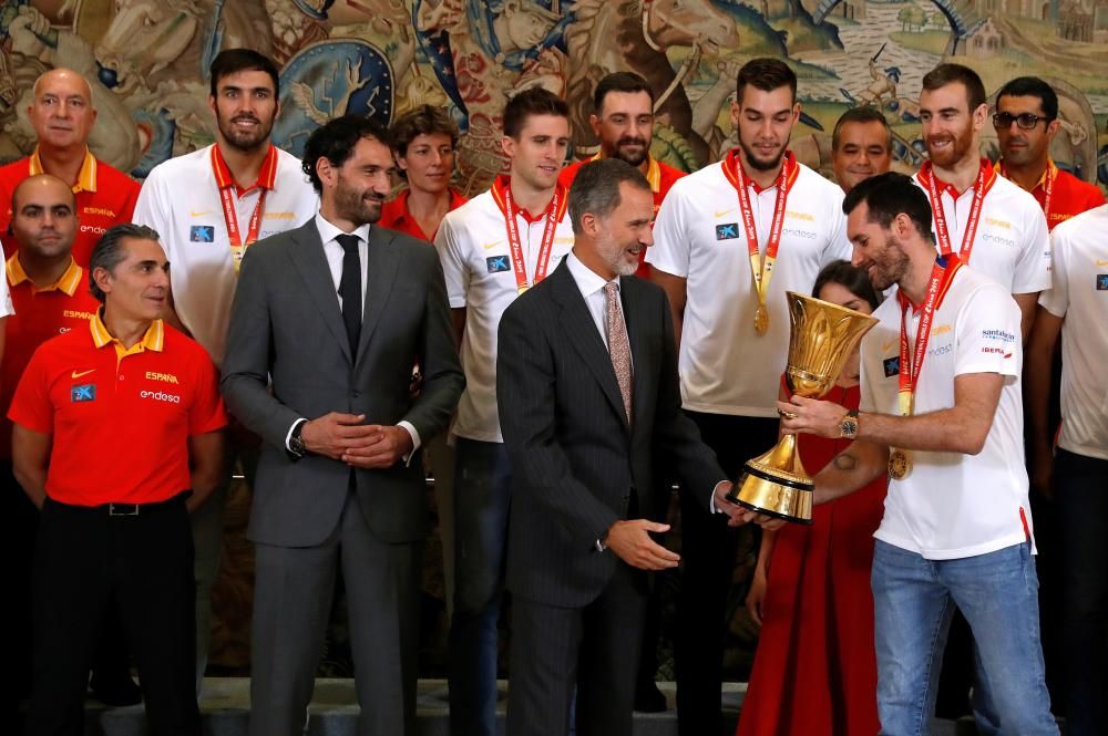 Los Reyes reciben a los campeones del mundo.