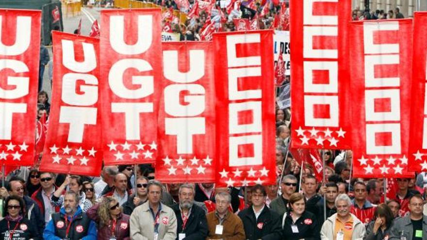 Los sindicatos, encabezados por Méndez y Toxo, reunieron en las calles de Madrid a miles de personas.