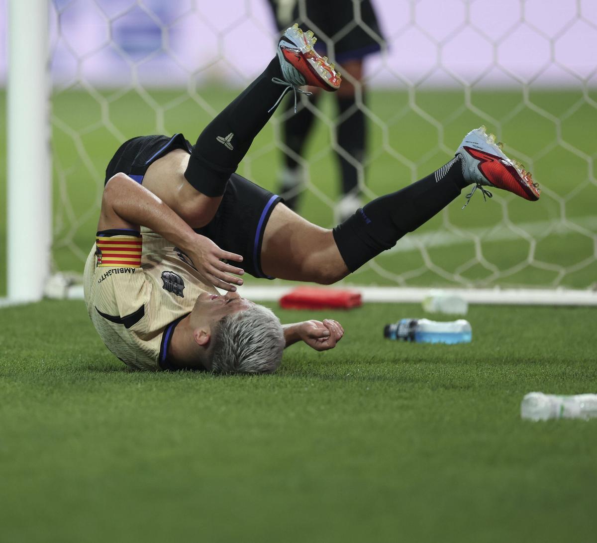 Gavi, entre cuatro y cinco meses de baja