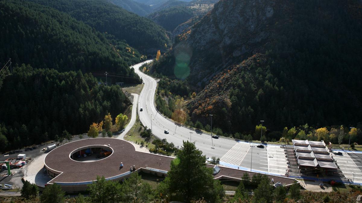 Peaje en la salida de túnel del Cadí.