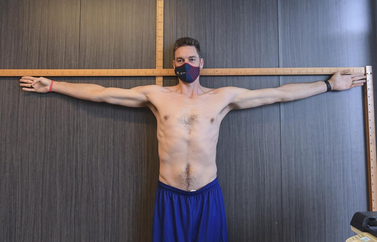 Pau Gasol superó la revisión médica correspondiente a su fichaje por el FC Barcelona, entre el Hospital de Barcelona y el Centro Médico de la Ciudad Deportiva. Pau Gasol superó la revisión médica correspondiente a su fichaje por el FC Barcelona, entre el Hospital de Barcelona y el Centro Médico de la Ciudad Deportiva.