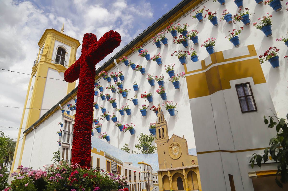 La AAVV Nuevo Cañero ganadora del concurso de Cruces de Mayo en zonas modernas