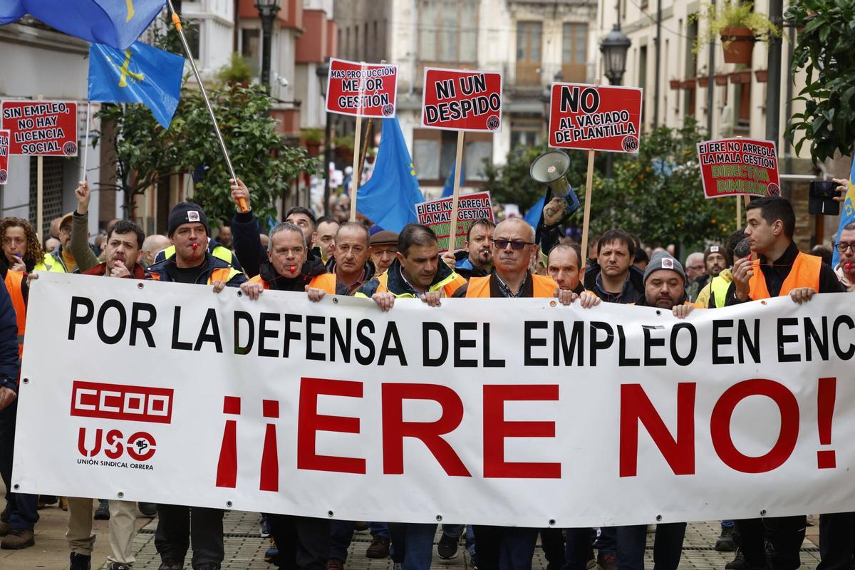 EN IMÁGENES: Así fue la manifestación que llenó las calles de Navia en ...