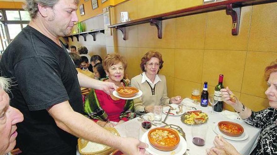 Ciaño celebra hasta el martes la tradicional fiesta gastronómica de los callos