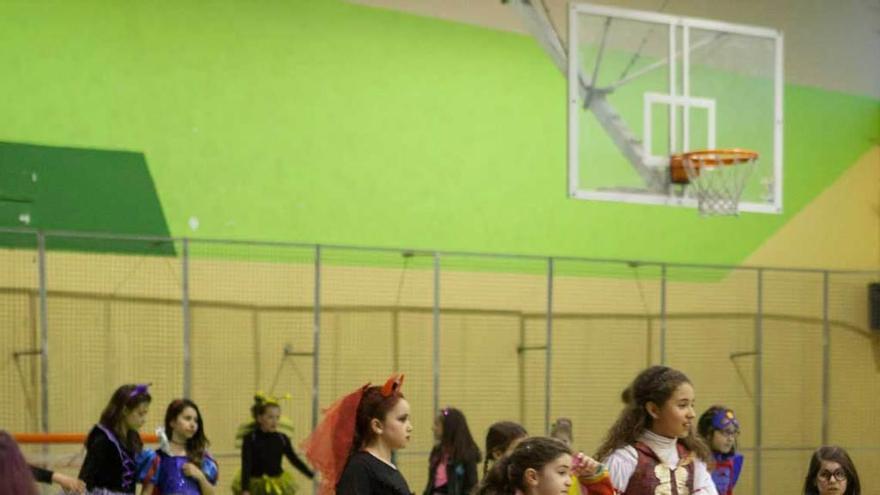 Carnaval sobre ruedas en Langreo