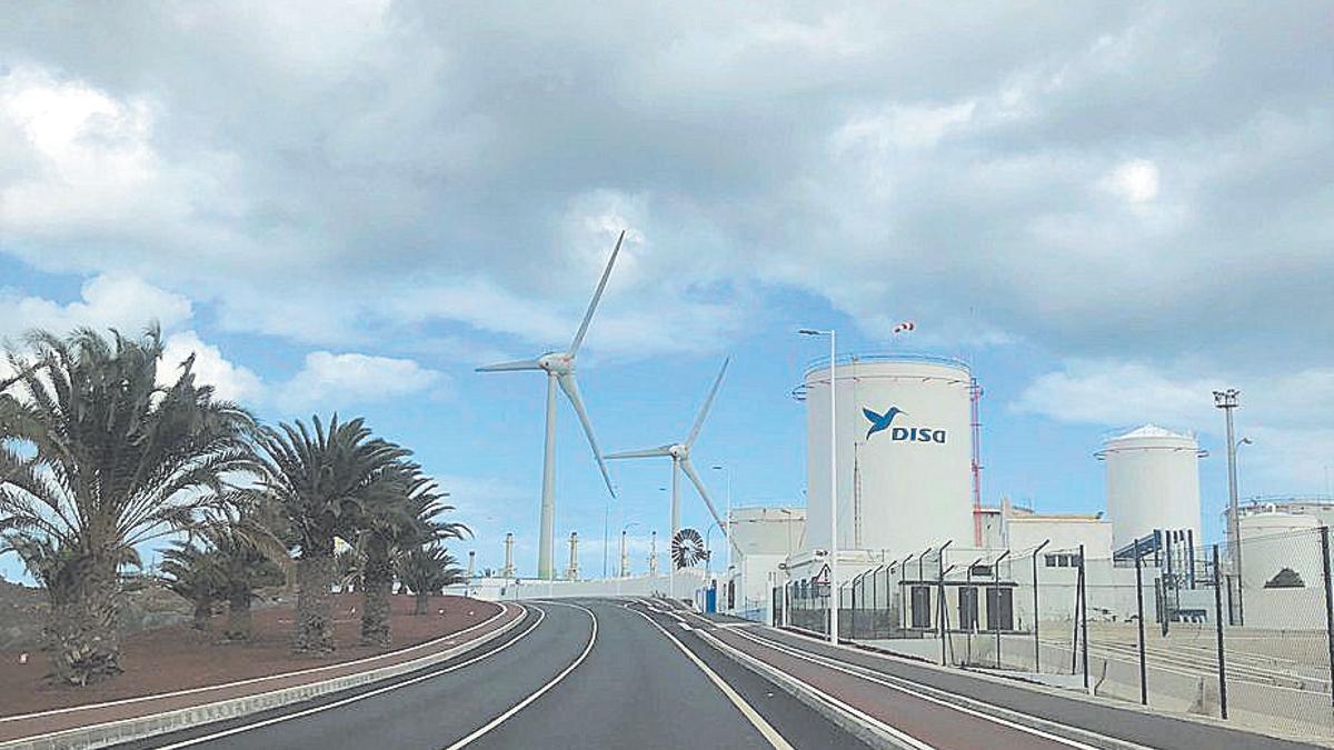 Parque eólico de Inalsa cerca de la subestación Punta Grande (Lanzarote).