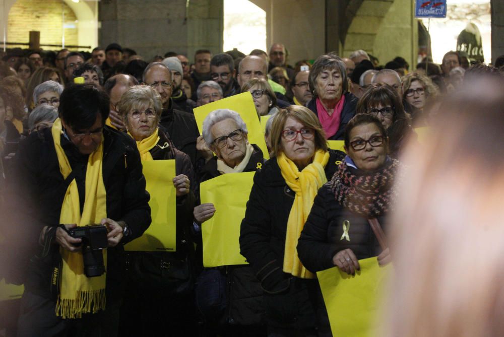 Concentració a la Plaça del Vi.