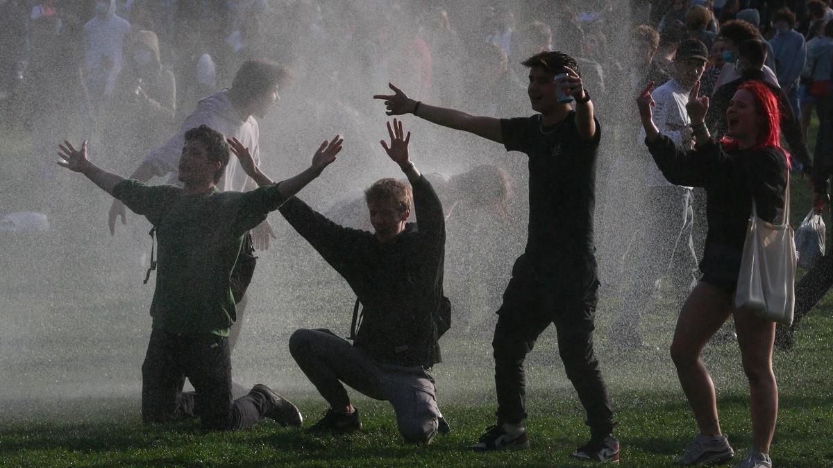 Al menos 22 detenidos y decenas de heridos tras un festival falso en Bruselas