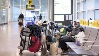El Govern se hará cargo de los 'sintecho' del aeropuerto de Barcelona y de los que viven en terrenos de Aena