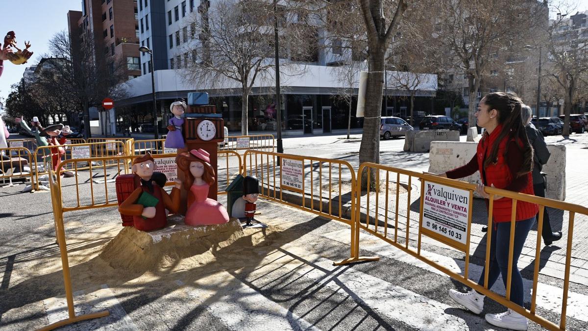 La falla tiene apenas unas pocas figuras y la comisión asegura que faltan muchos elementos
