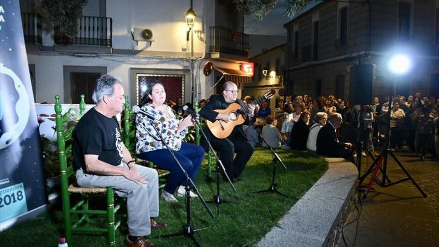 Pozoblanco vibra en la calle en su Noche Blanca de la Cultura