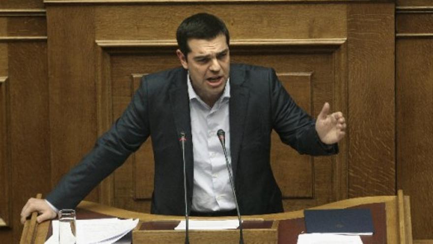 Tsipras mantiene el pulso con Bruselas