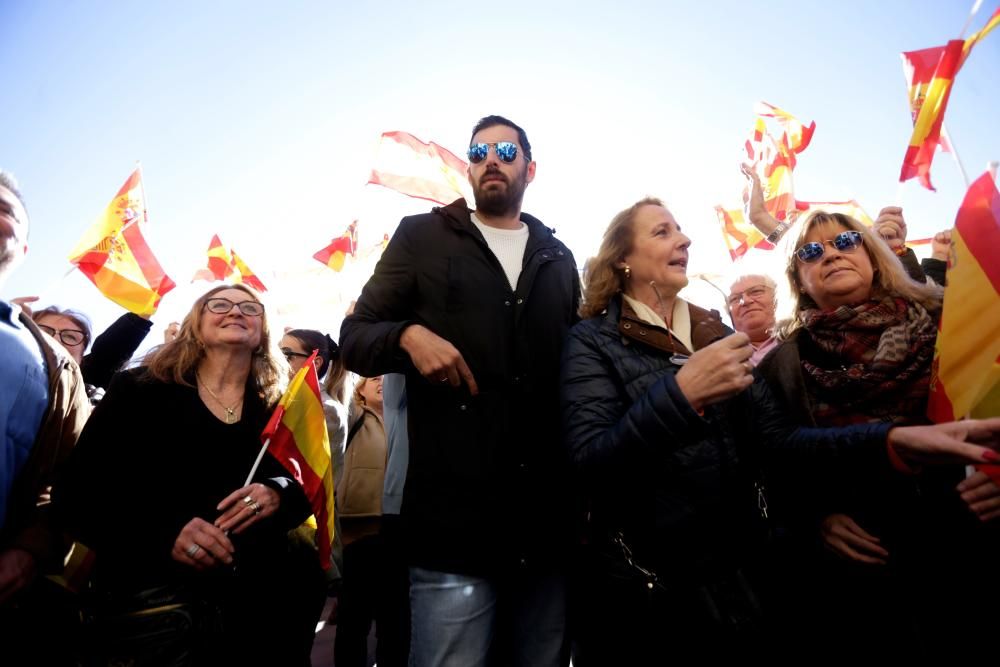 Más de 2.000 personas claman por "la unidad de España" frente al Ayuntamiento de Murcia