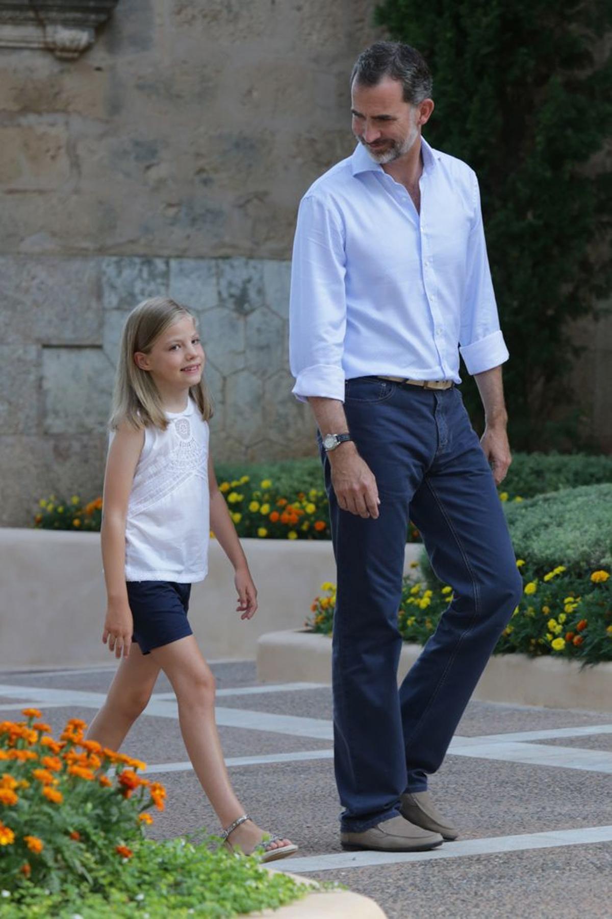 La infanta Sofía y el Rey, en Mallorca