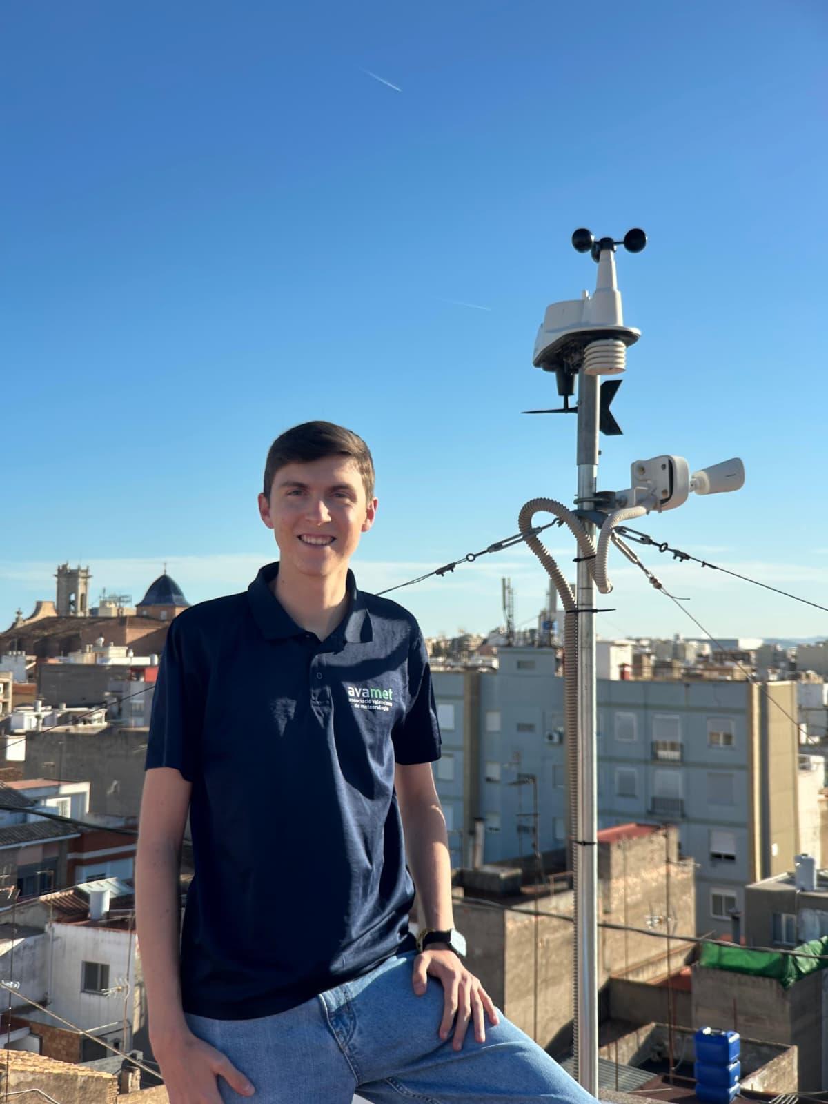 Gerard Molés, joven observador meteorológico de Vila-real.