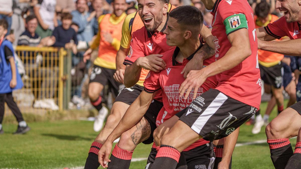 El Mérida - Real Madrid Castilla, en imágenes