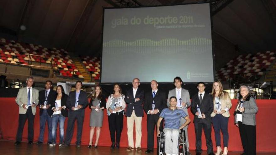 Los premiados, ayer, durante la gala celebrada en el Palacio de los Deportes de Riazor. / juan varela