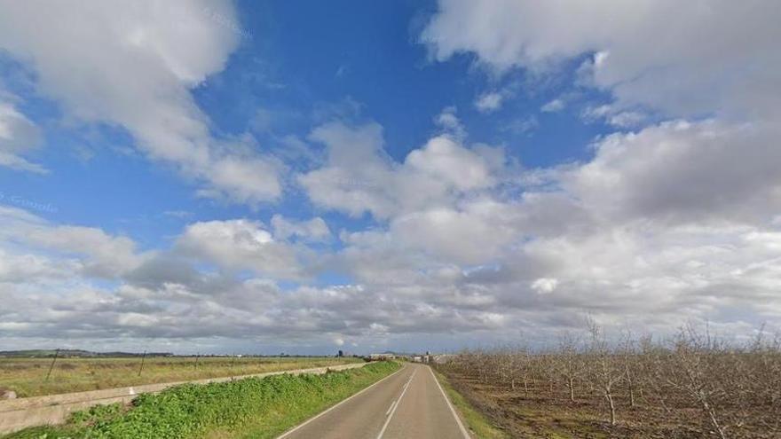 Un motorista de 21 años, grave tras sufrir una caída en la EX-209 entre Montijo y Guadiana (Badajoz)