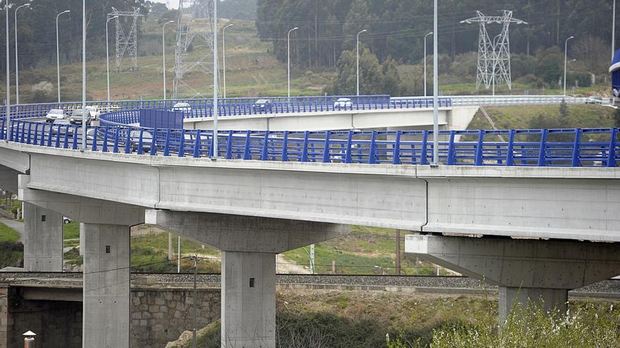 Fallece un motorista en A Coruña tras una caída en la tercera ronda