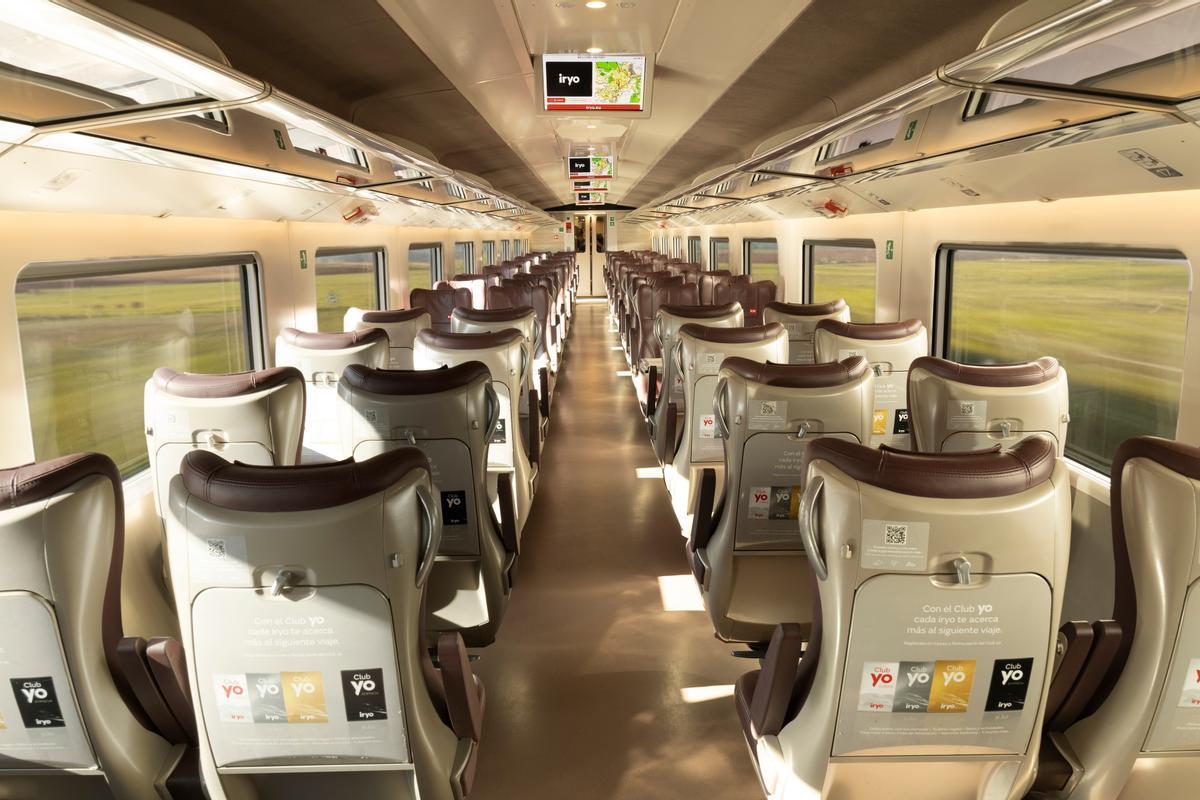 Interior de uno de los trenes de alta velocidad iryo