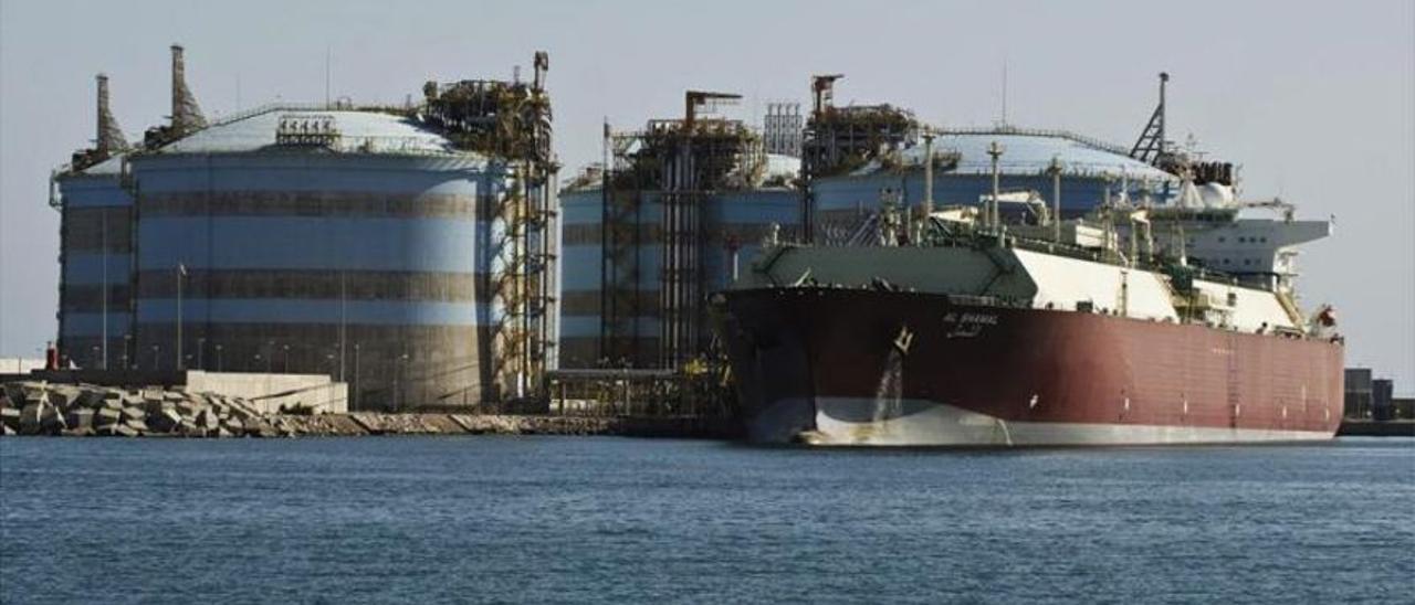 La Unión Europea, primer importador mundial de gas por vía marítima.