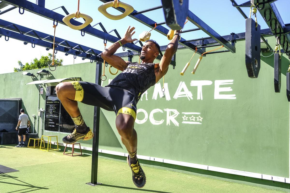 El atleta de obstáculos Azmán Mesaud