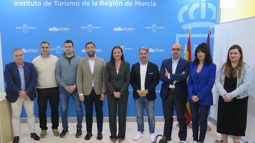 La Consejería y  la patronal negocian el primer Pacto del Turismo de la Región