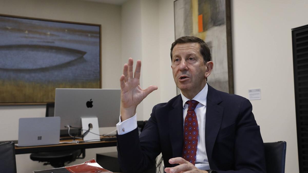 Ricardo San Marcos, durante la entrevista, en la sede de Vaciero, en Oviedo.