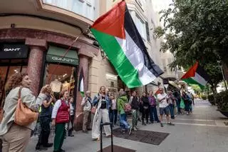 Concentración en protesta de la interceptación de la Flotilla Humanitaria rumbo a Gaza