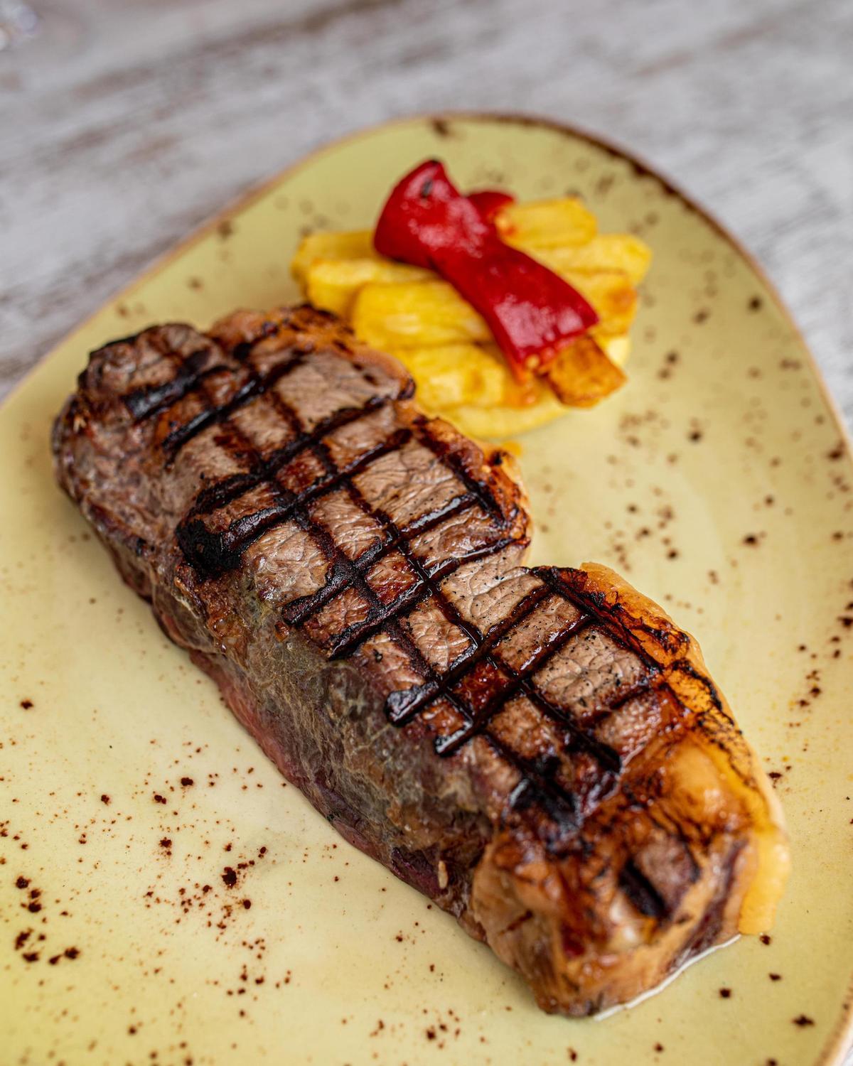 La Parrilla de Arganda celebra la Nochevieja más familiar con un menú pensado para disfrutar juntos.