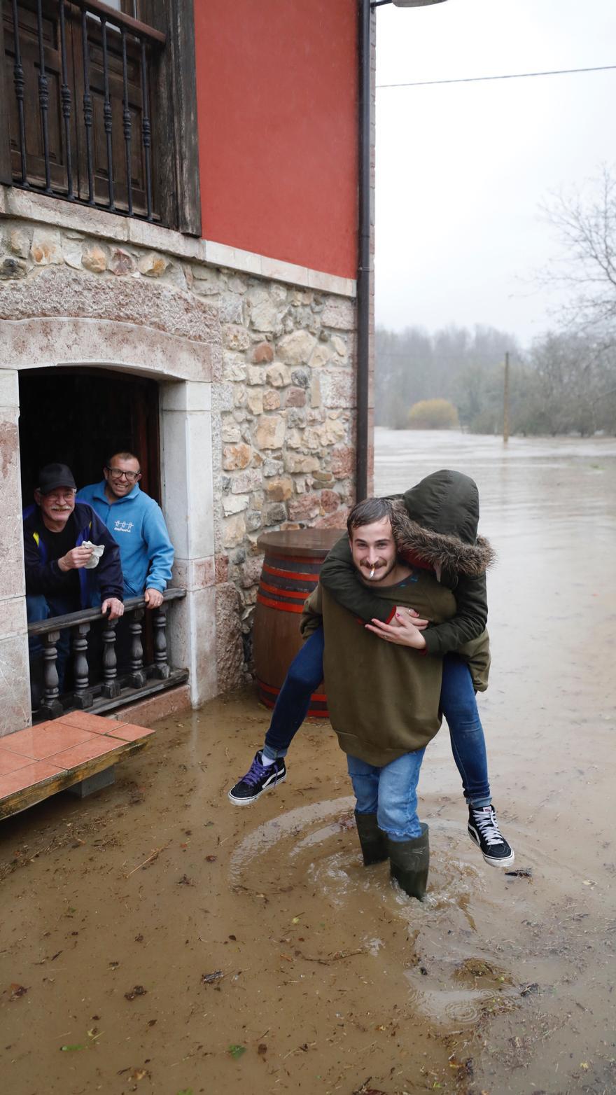 Inundaciones en Asturias: Todas las imágenes de una complicada jornada de lluvias