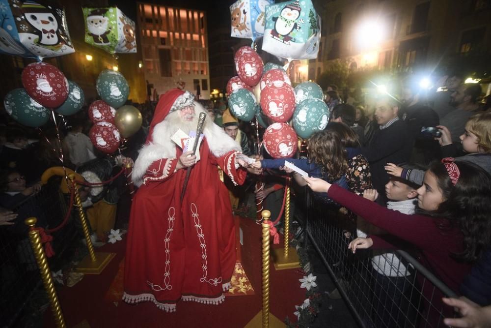 Así ha llegado Papa Noel a Murcia