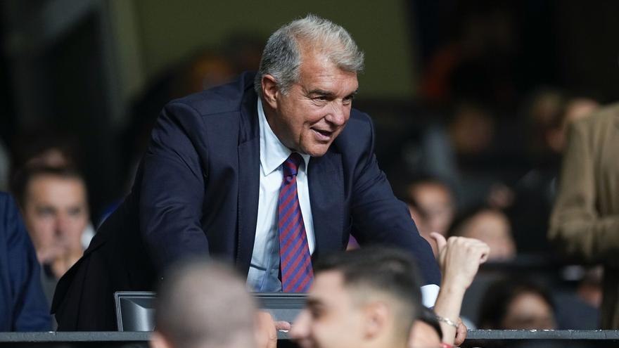 ¿Una estatua para Messi en el Camp Nou? Laporta asegura que está trabajando para que tenga una como Cruyff y Kubala