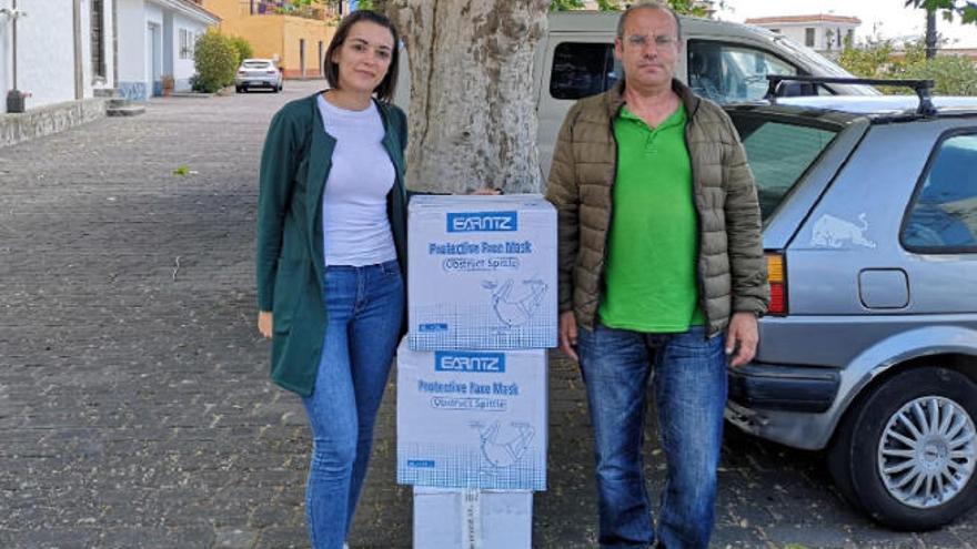 Reparto de mascarillas en el municipio.