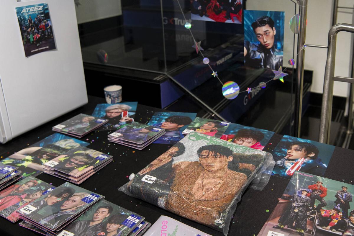 Artículos de K-pop en la tienda Impact Store, nueva incorporación al mapa del Triángulo Friqui. Barcelona, 30 de junio de 2026. Foto: Belén González / EP