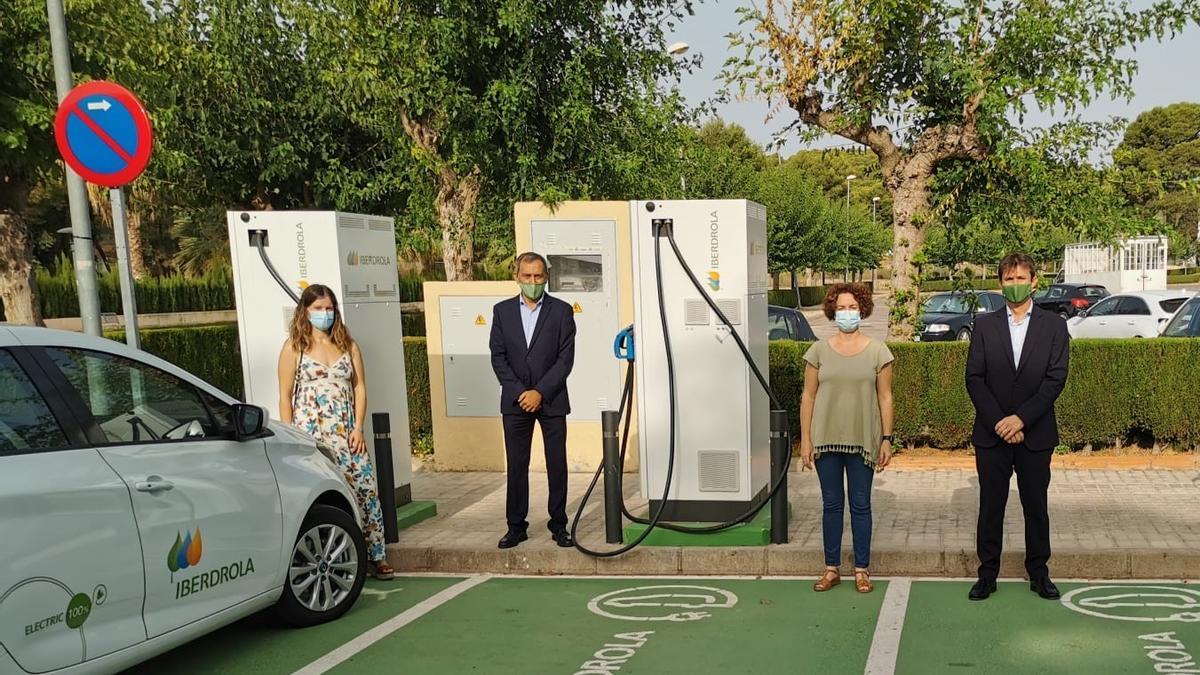 Iberdrola y Almenara activan un plan de movilidad sostenible con tres  puntos de recarga para vehículos eléctricos - El Periódico Mediterráneo