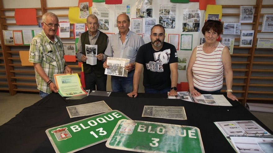 Por la izquierda, Juan José Jiménez, Juan Méndez, Salvador García, David Jiménez y Celia Díez, en el gimnasio de la sede de la asociación vecinal «Evaristo Valle» de Tremañes. | JUAN PLAZA