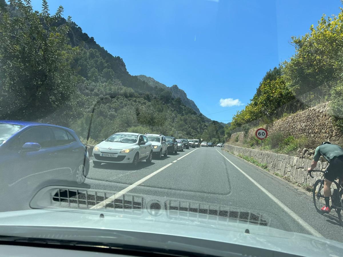 Este es el caos que vive Sóller debido a la afluencia masiva de visitantes