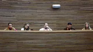 Las víctimas no podrán estar en la comparecencia de Mazón en las Cortes al copar Presidencia las invitaciones con sus asesores