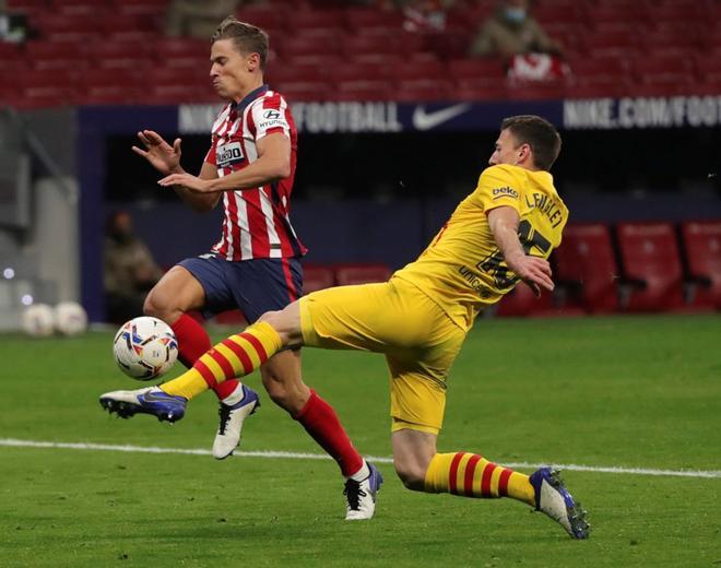 Imágenes del partido entre el Atlético de Madrid y el FC Barcelona correspondiente a la jornada 10 de LaLiga, disputado en el estadio Wanda Metropolitano, Madrid.