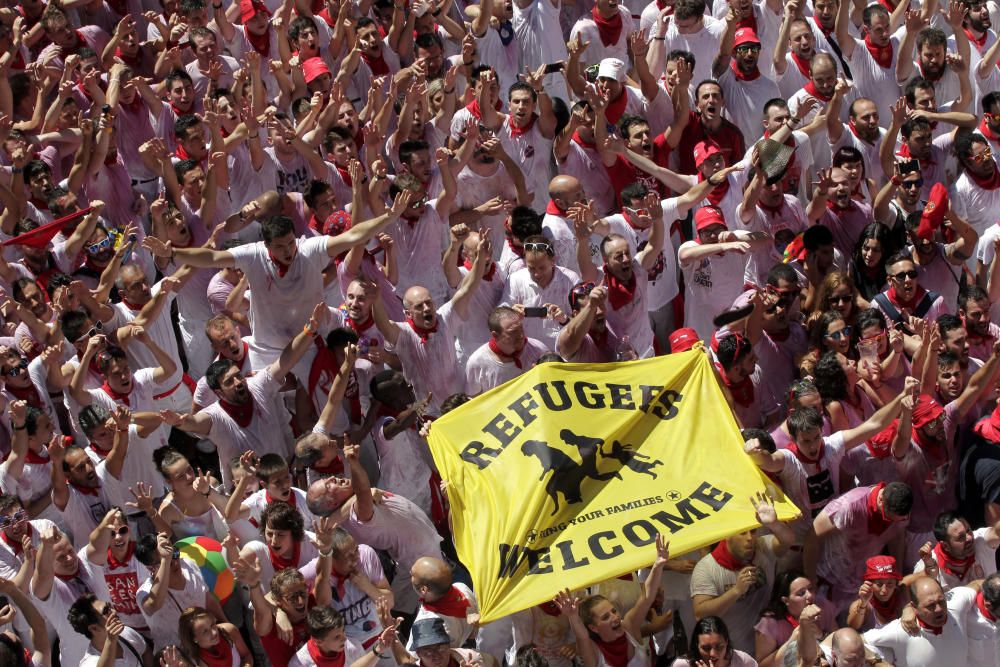 Pamplona celebra el `txupinazo'