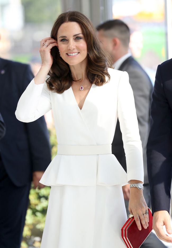 Kate Middleton con un look blanco en Polonia