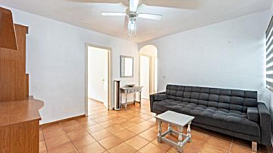 59.900 € Venta de piso en La Villajoyosa (Vila Joiosa ) 52 m2, 3 habitaciones, 1 baño, 1.152 €/m2, 3 Planta...