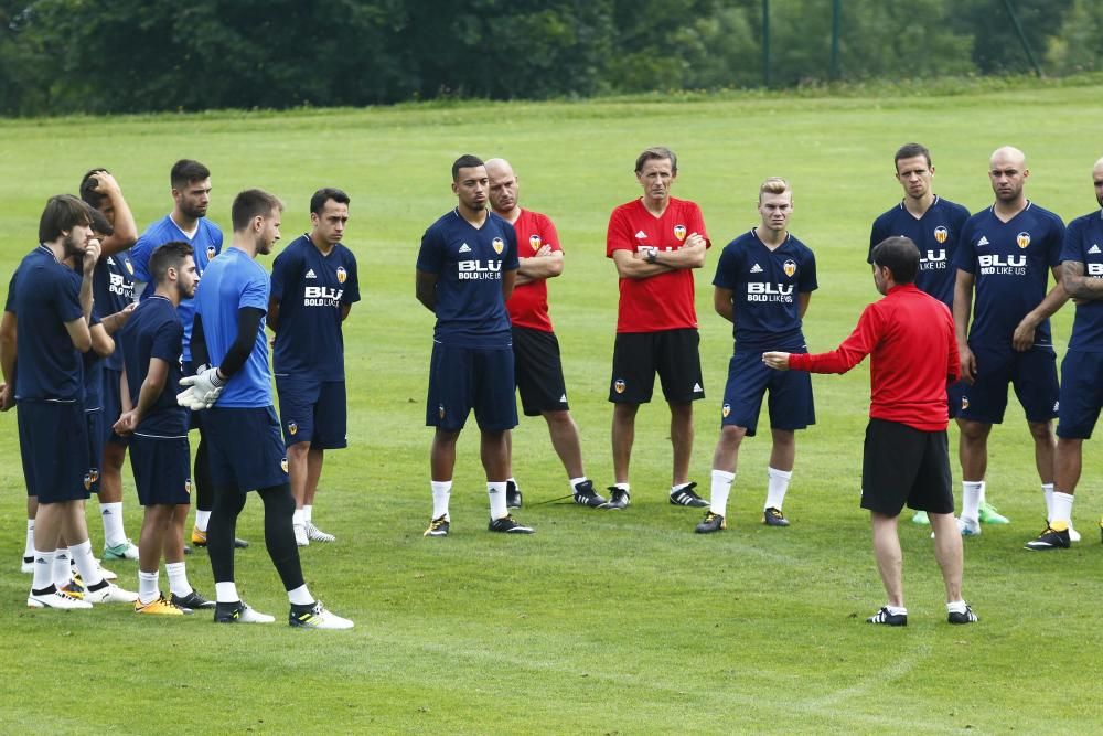 Alemany y Murthy, atentos al entrenamiento