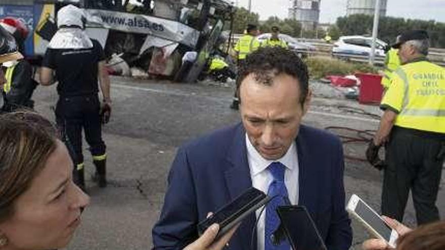 Guillermo Martínez en el lugar del accidente