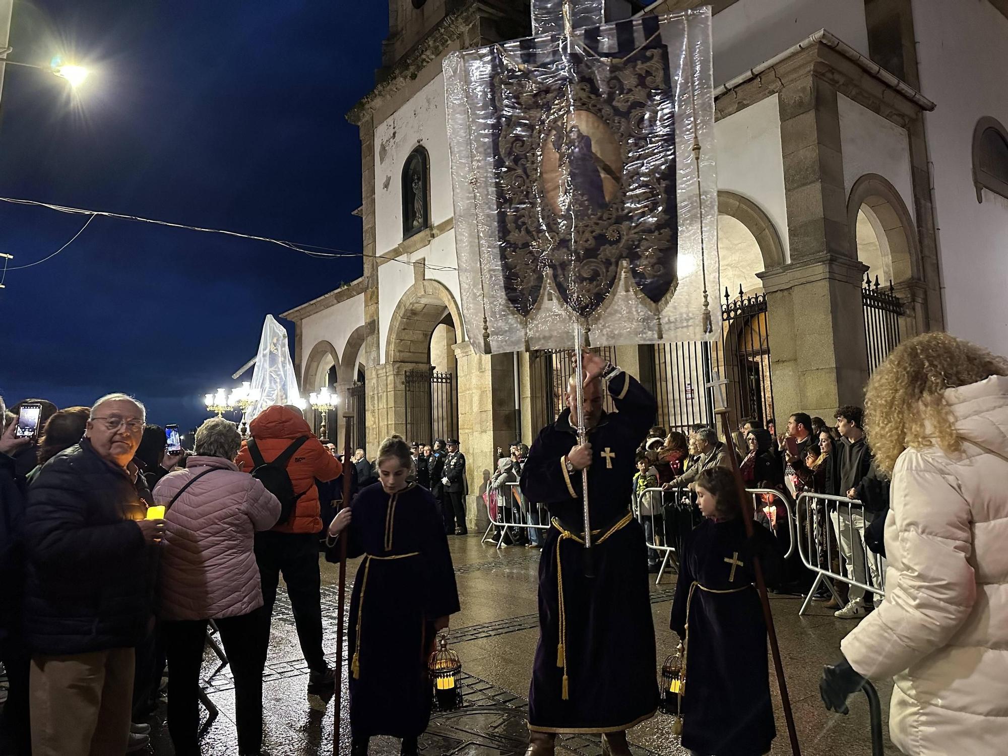 EN IMÁGENES | La envolvente procesión del Nazareno en Luarca