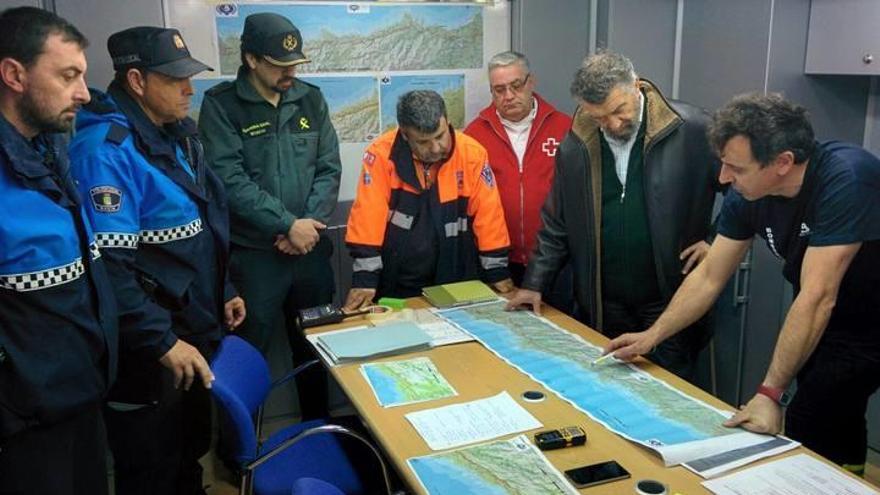 El mal tiempo obliga a suspender por hoy la búsqueda del menor desaparecido en Navia